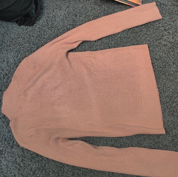 Brand New!! Blush ribbed mock neck cut out top - Picture 4 of 6